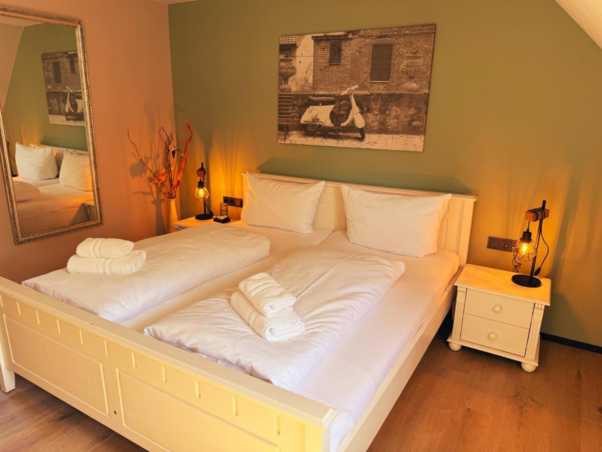 Trattoria&Apartments - Casa da Enzo Goslar Esterno foto